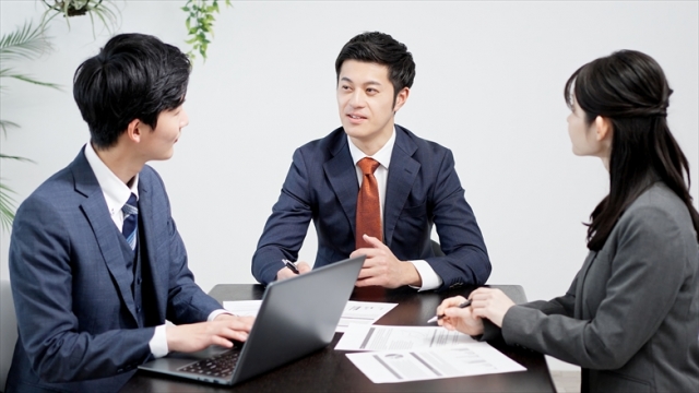 弁理士・特許技術者｜経験者募集｜前職年収保証｜教育体制充実｜在宅勤務週3日可｜