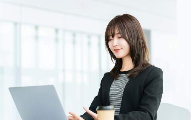 外国特許事務（内外・外内）｜経験者・未経験歓迎｜英語を活かせる｜教育体制充実